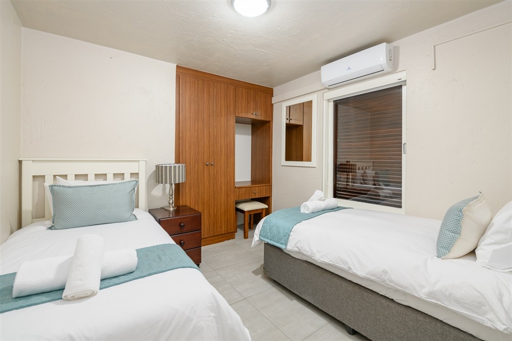 Villa 2409: Bedroom 3 with 2 single beds